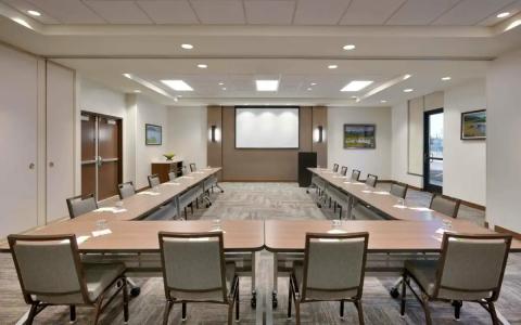 Hyatt Place Anchorage-Midtown - 24