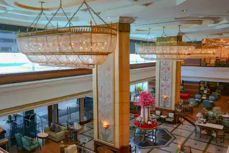 Golden Tulip Sovereign Bangkok - 4