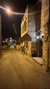 Traveller's Cave - 28