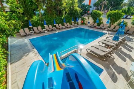 Kleopatra Celine - 65