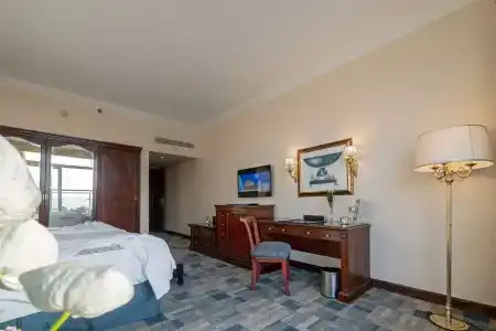 Helnan Royal - Palestine - 90