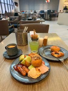 Hyatt Regency Dubai Creek Heights - 12