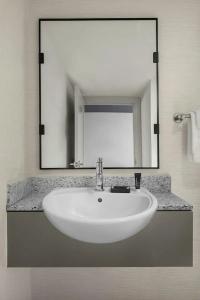 Renaissance Boston Seaport - 45