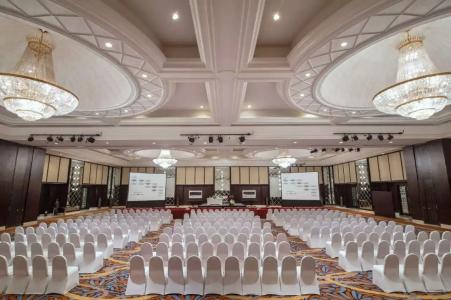 Mövenpick Grand Al Bustan Dubai - 56