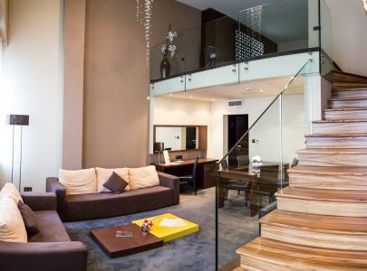 Cosmopolitan & Wellness - 10