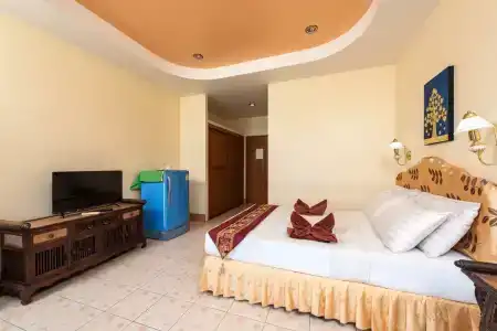 Baan Karon Hill Phuket Resort - 45