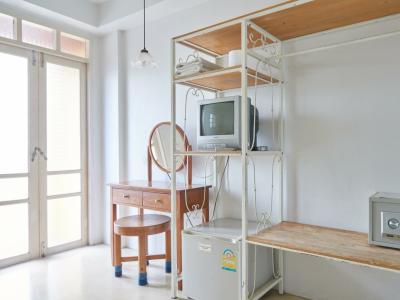 Roof View Place - 69