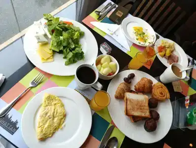 Avenue Dubai - 14