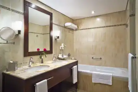 Khalidiya Palace Rayhaan by Rotana, Abu Dhabi - 24