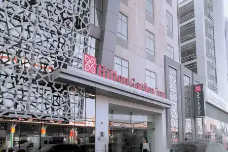 Hilton Garden Inn Dubai Al Muraqabat - Deira - 5