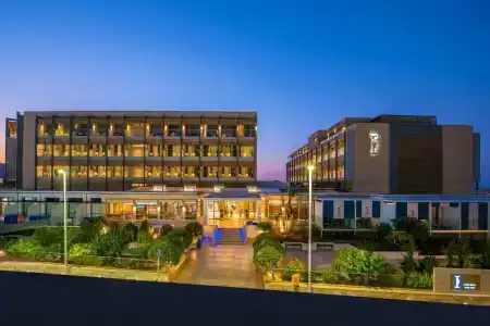 I Resort Beach & Spa - 3