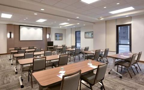 Hyatt Place Anchorage-Midtown - 35