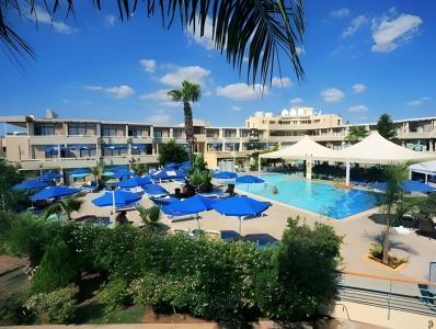 Limanaki Beach & Suites - 38