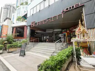 Ruamchitt Plaza - 3