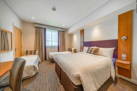 Premier Inn Dubai Investments Park - 85