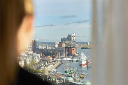 Empire Riverside - 42