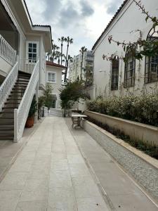 Elegance East - 46