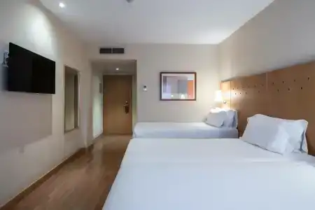 Catalonia La Maquinista - 40