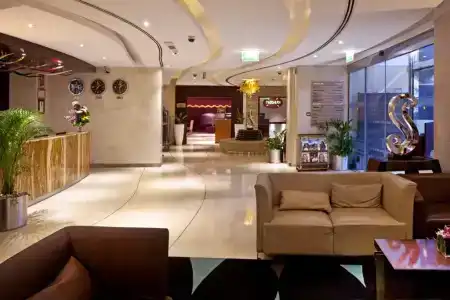 Landmark Plaza - 55