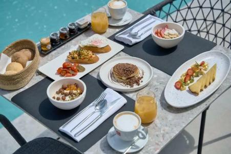 Alleys All-Suite & Spa - 69