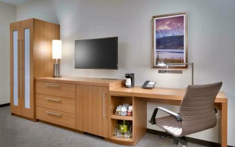 Hyatt Place Anchorage-Midtown - 41