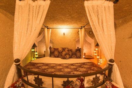 Adora Cave Suites - - 99