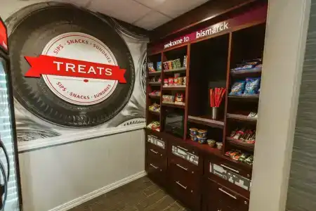 Hampton Inn Bismarck - 56