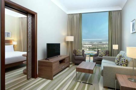 Hilton Garden Inn Dubai Al Muraqabat - Deira - 34