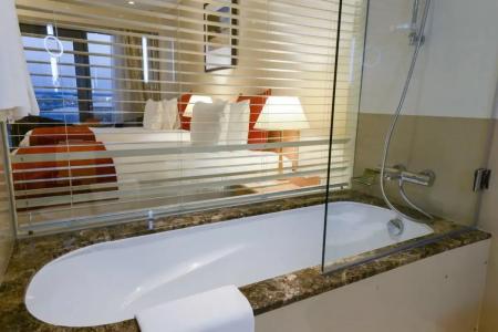 Crowne Plaza Muscat, an IHG - 37