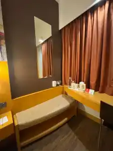 Ibis One Central - 84