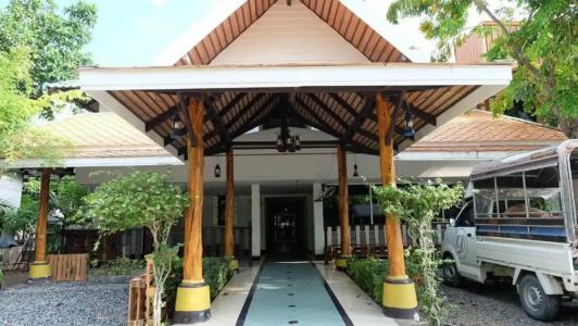 Deeden Pattaya Resort - 8