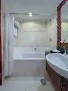 Prince Palace Bangkok - SHA Extra Plus - 95