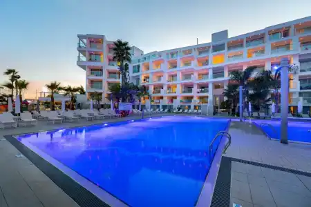 Limanaki Beach & Suites