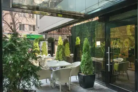 Rosslyn Thracia Sofia - 38