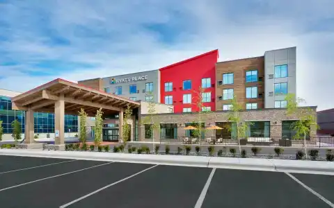 Hyatt Place Anchorage-Midtown - 2