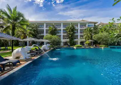 Naithonburi Beach Resort - SHA Extra Plus