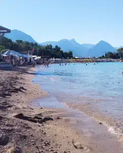 Ambassador Plaza - 20