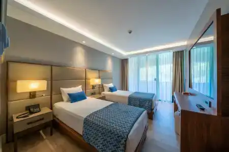 Liberty Lykia Adults Only - 30