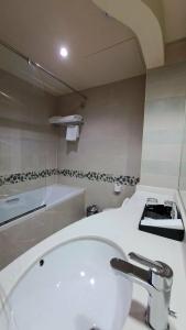 City Seasons Towers Bur Dubai - 59