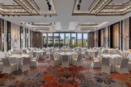 Four Points by Sheraton Phuket Patong Beach Resort - 38