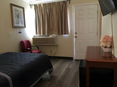 Lincoln Park Motel - 36