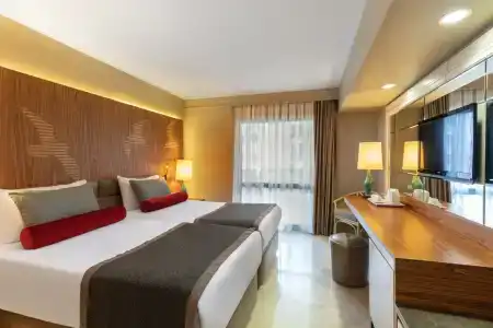 Paloma Perissia - 73