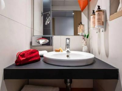Mercure Paris Gare De Lyon TGV - 13