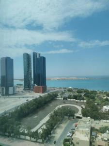 Ramada by Wyndham Abu Dhabi Corniche - 40