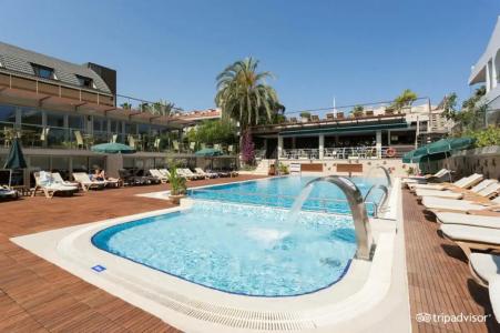 Ambassador Plaza - 61