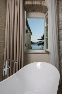 Heritage Leon Coronato - 25