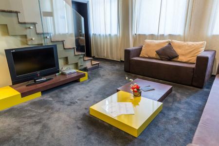 Cosmopolitan & Wellness - 23