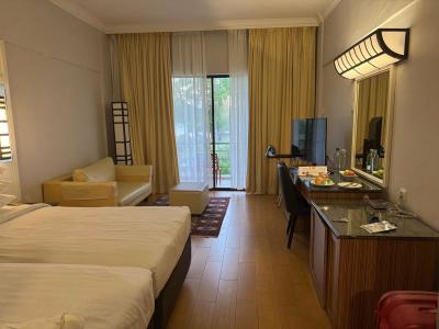 Holiday Villa Beach Resort & Spa Langkawi - 77