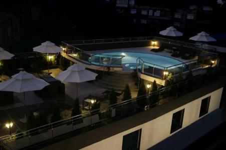 Cosmopolitan & Wellness - 29