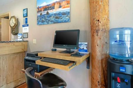 Best Western Ponderosa Lodge - 88